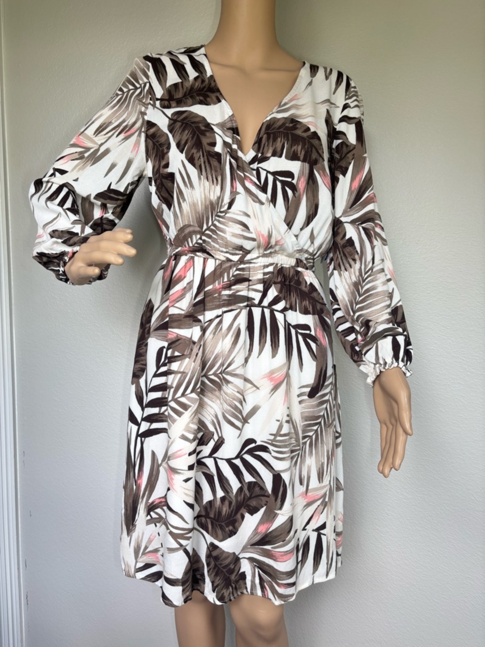 Old Navy White Tropical-Print Long Sleeve Wrap Dress with Brown and Pink Accents - Picture 4 of 16